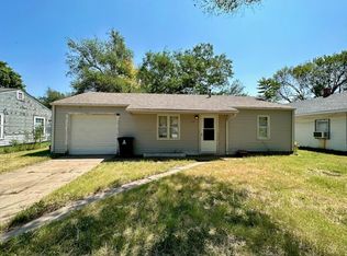 1142 S High St, El Dorado, KS 67042