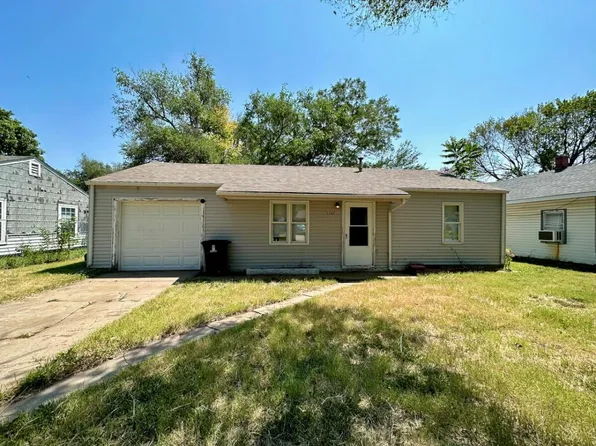 1142 S High St, El Dorado, KS 67042