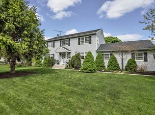 51 Paumanake Rd, Blue Point, NY 11715