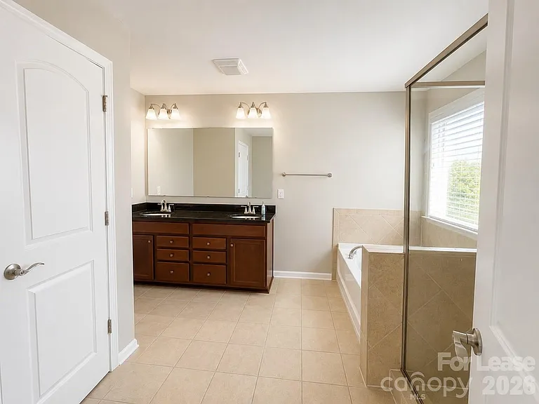 2025 Fuschia Ct — Photo 11