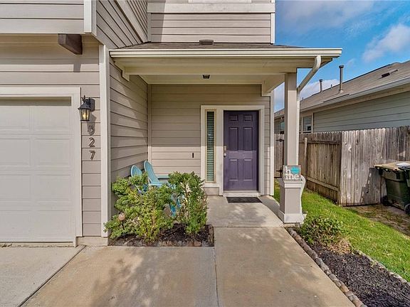 5th image of 527 Twisted Oaks Ln