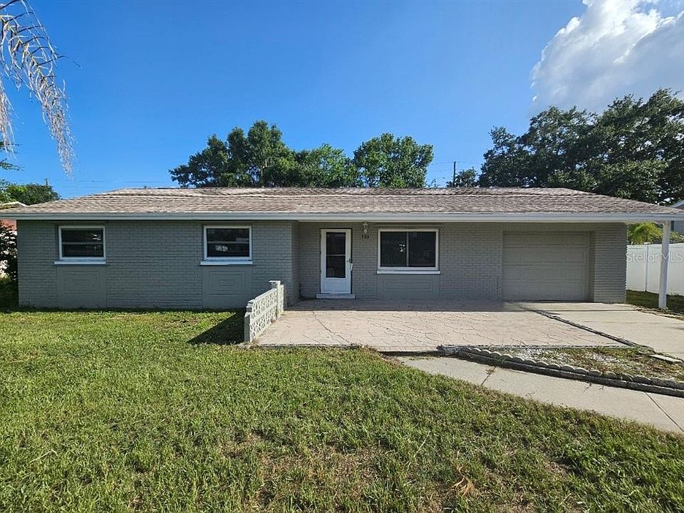 1st image of 300 74TH AVENUE NE
