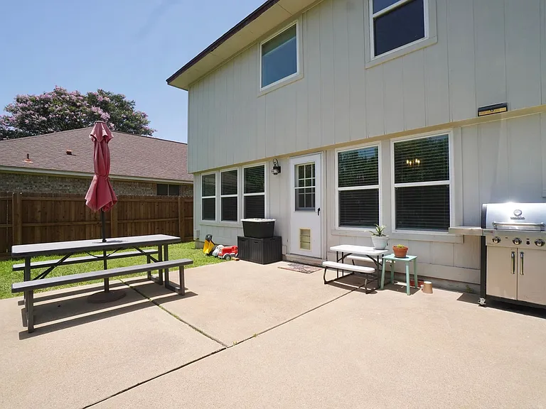 3001 Bernardino Cv — Photo 25