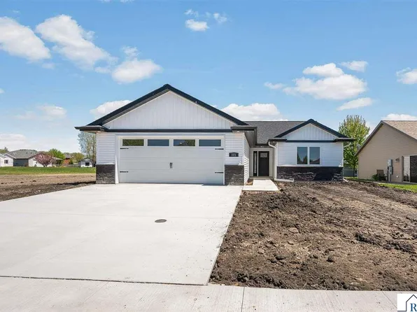 121 Copper Village Cir, Mankato, MN 56001