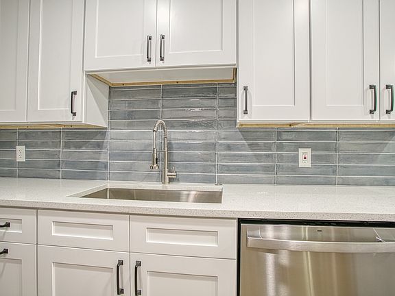 5th image of 3896 Wakefield Hall Sq SE #1