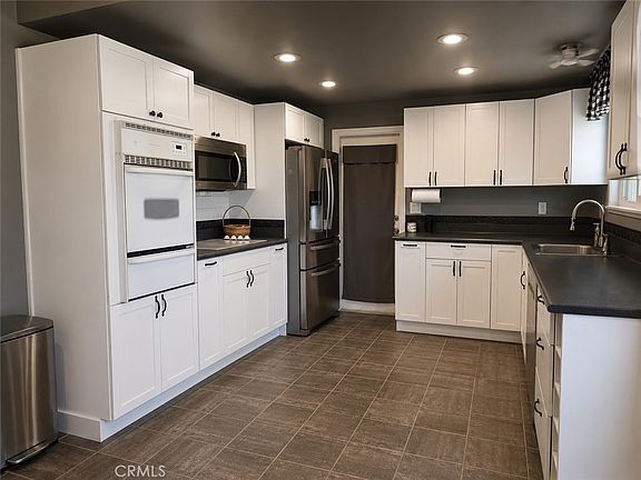 4th image of 806 San Jacinto Dr