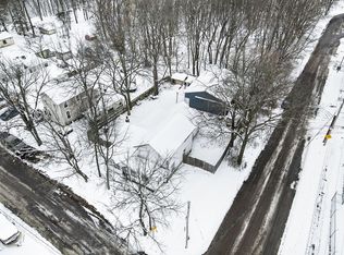 102 Allett St, Allegan, MI 49010