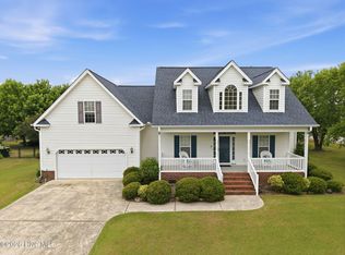106 Magnolia Dr, Winterville, NC 28590