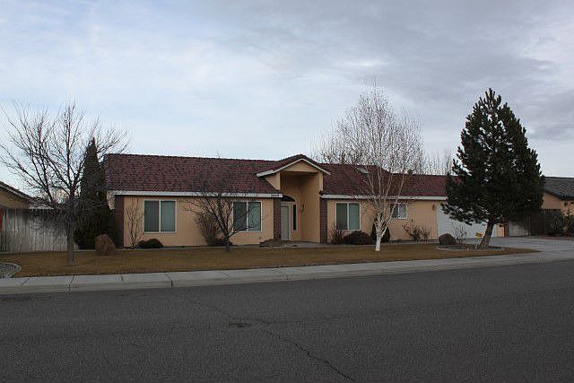 1st image of 2609 Ficus Dr