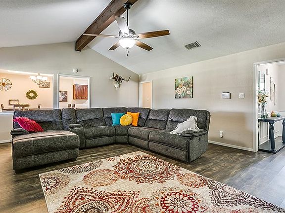 3rd image of 113 Woodland Trl