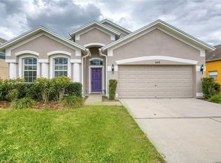 6810 Runner Oak Dr, Wesley Chapel, FL 33545