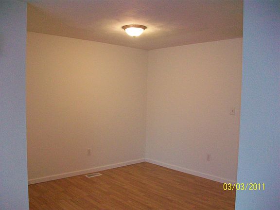 3rd image of 341 Lutz Dr APT B