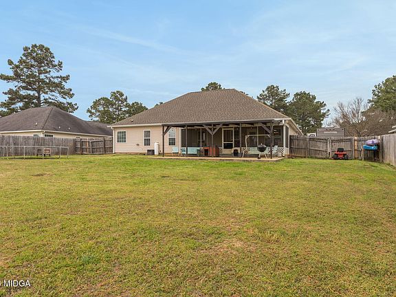 3rd image of 105 Galloway St