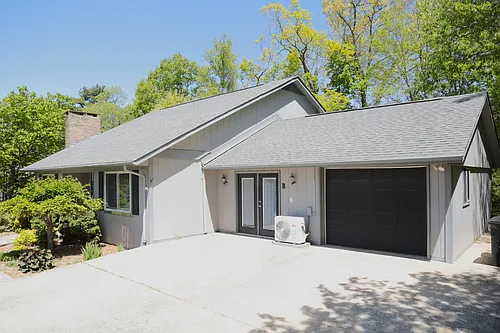 366 Dove Cir #B Photo 1