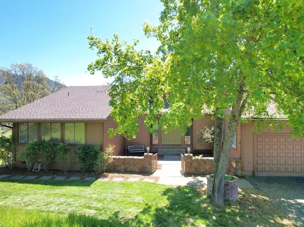 8264 Highway 238, Jacksonville, OR 97530