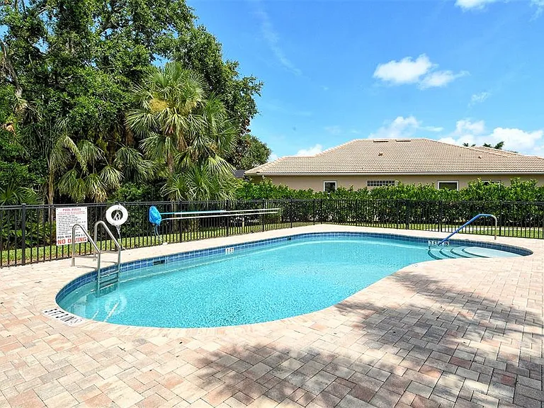 9000 Willow Brook Dr — Photo 21