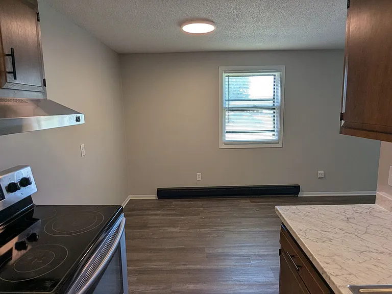 809 Kerns Dr NE — Photo 10