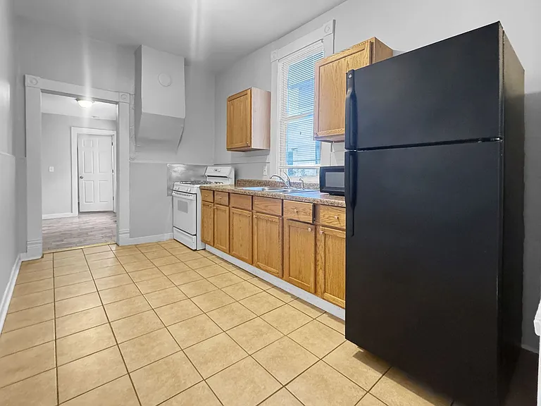 309 Eastern Ave SE #1 — Photo 2