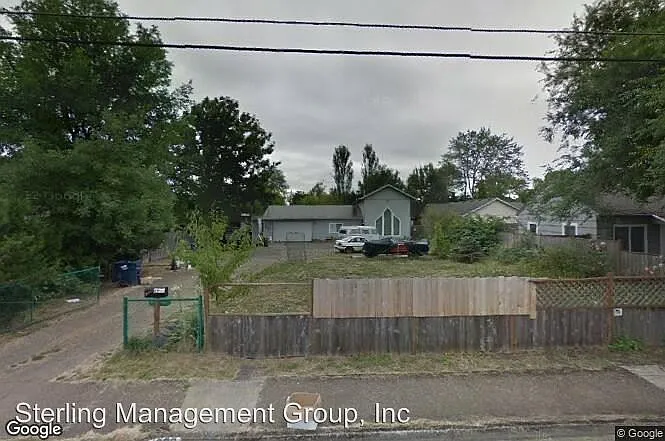 1999 Arthur St photo 1