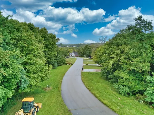 44 Dakota Dr, Lawrenceburg, IN 47025