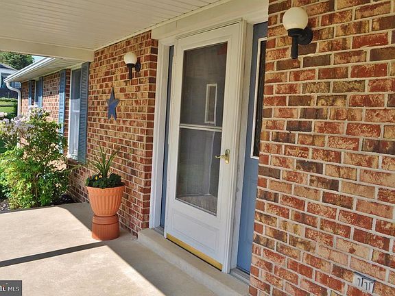 2nd image of 15 Mulberry Ln