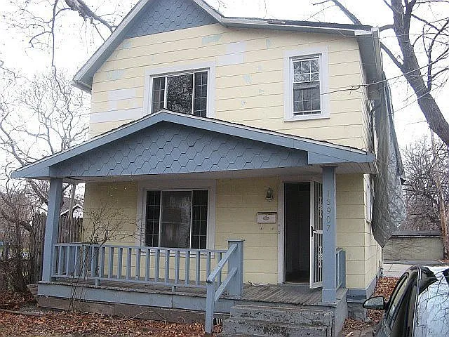 13907 Eaglesmere Ave photo 1