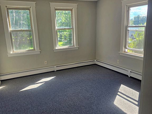 5th image of 10 Thompson Ct #3