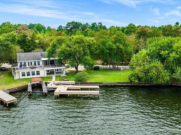 3rd image of 47 Lakeview Vlg