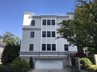 139 Centre St #203, Brookline, MA 02446