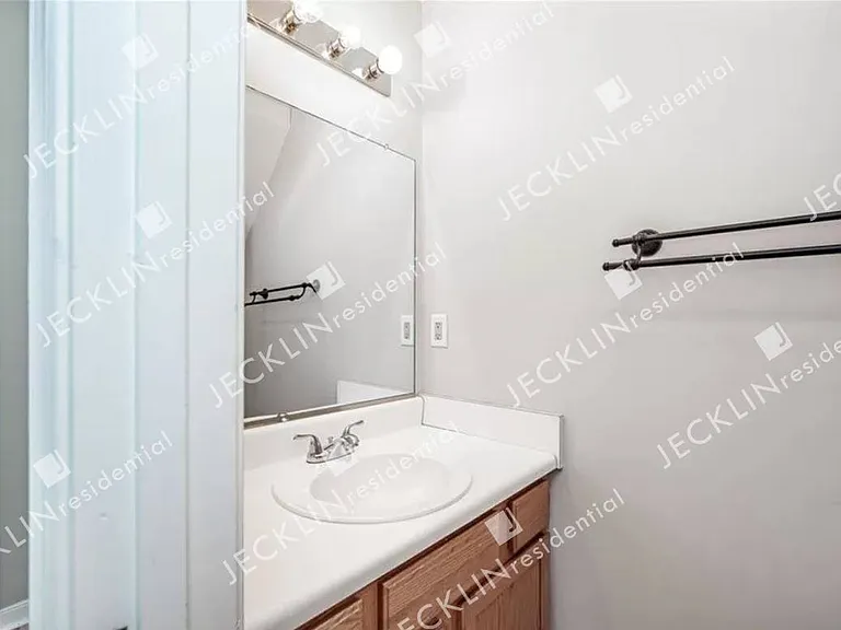 3325 Pemberton Creek Ct — Photo 10