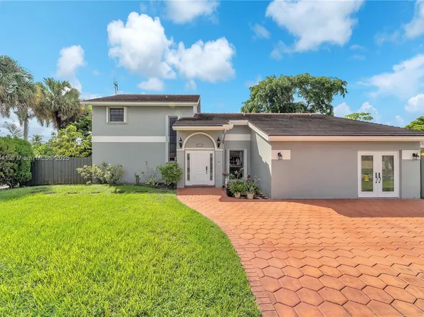 9110 S Lake Miramar Cir, Miramar, FL 33025