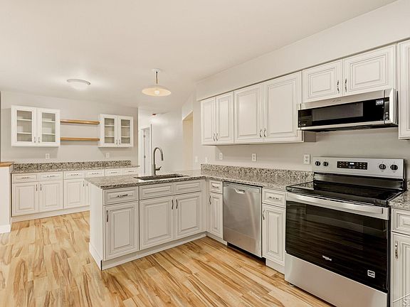4th image of 4621 Wintergreen Dr S