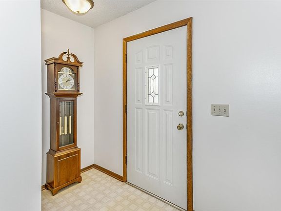 4th image of 4242 N Saint James Ct
