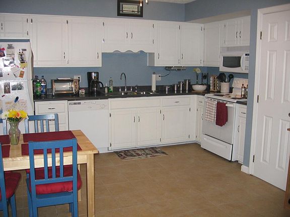 Kitchen (Unit A with Furniture)