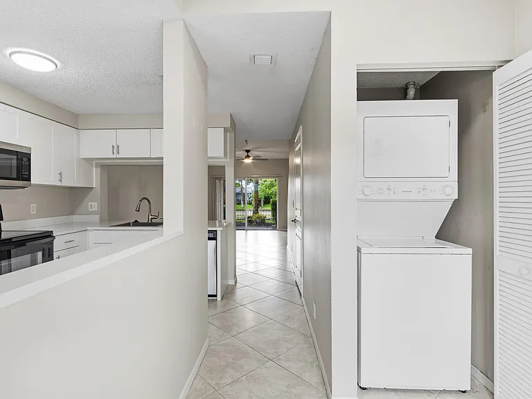 5380 Jubilee Way #200 — Photo 3