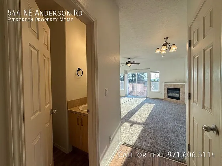544 NE Anderson Rd — Photo 5