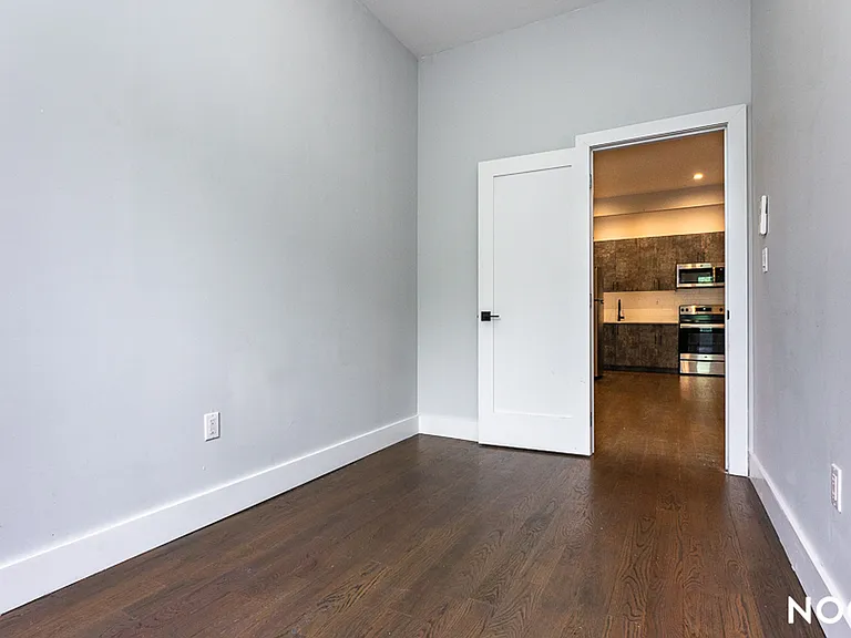 320 Macdougal St #2F — Photo 7