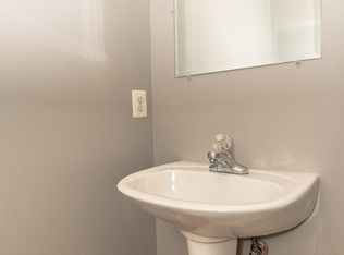 45547 Lakemont Sq, Sterling, VA 20165