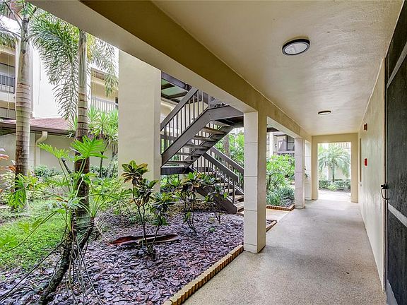 3rd image of 3423 Mermoor Dr APT 101