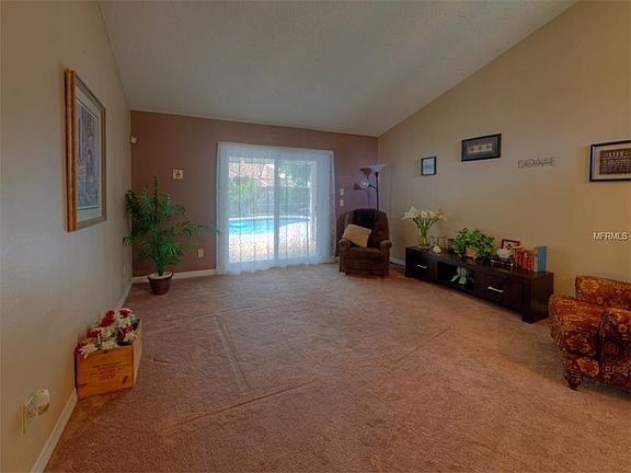 4th image of 1045 Shinnecock Hills Dr
