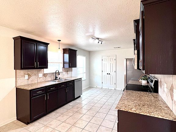 3rd image of 6513 Alvin Dr