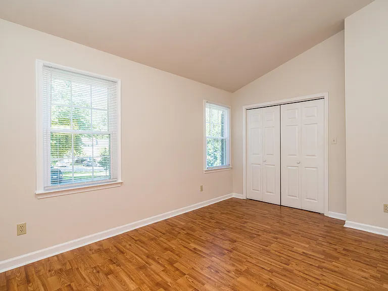 330 Silverberry Ct — Photo 18