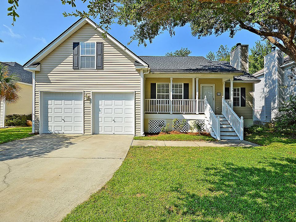 1st image of 425 Planters Trace Dr