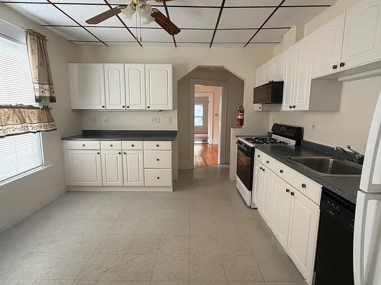 92 Granville Ave #1 — Photo 11