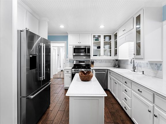3rd image of 1701 W 33rd St