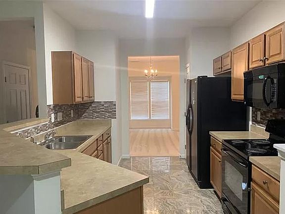 4th image of 123 S Arcadian Way