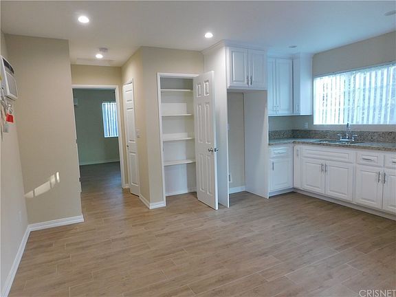 5th image of 5554 Strohm Ave