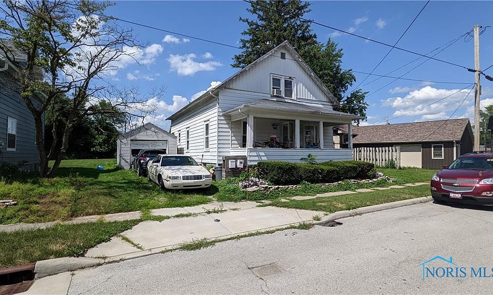 2nd image of 106 W Saint Clair St