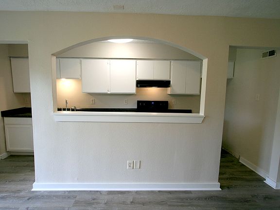 4th image of 4307 Boyett St #A-d
