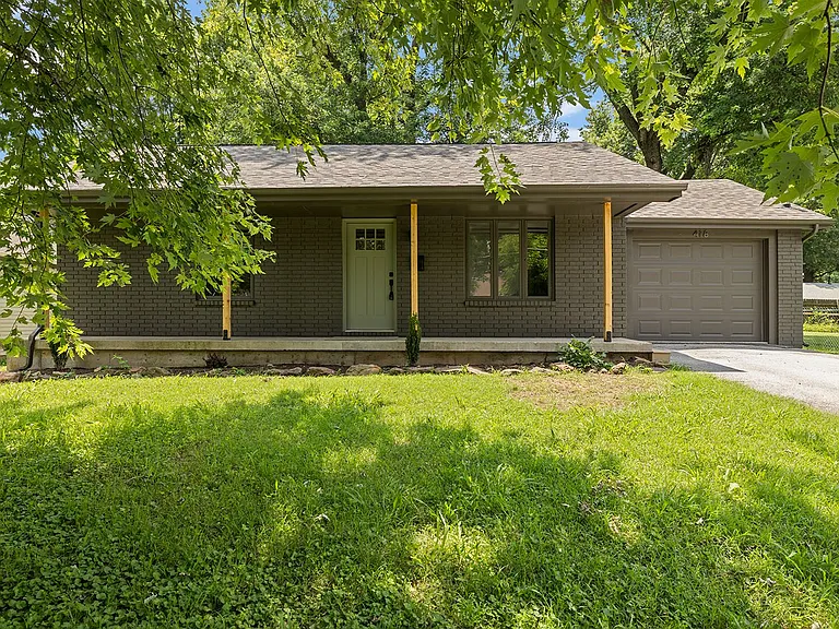 418 W Olive St — Photo 1